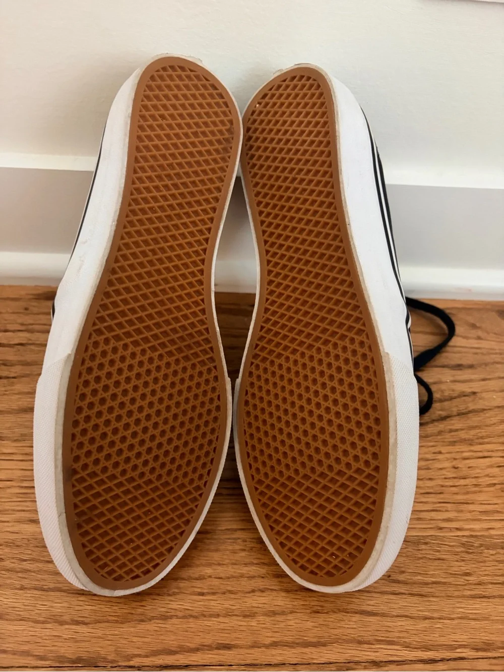 Vans Ortholite Black Leather Low-Top with White Sole-Worn Only Once-Size 8